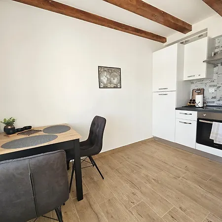 Lotta Appartement Sali